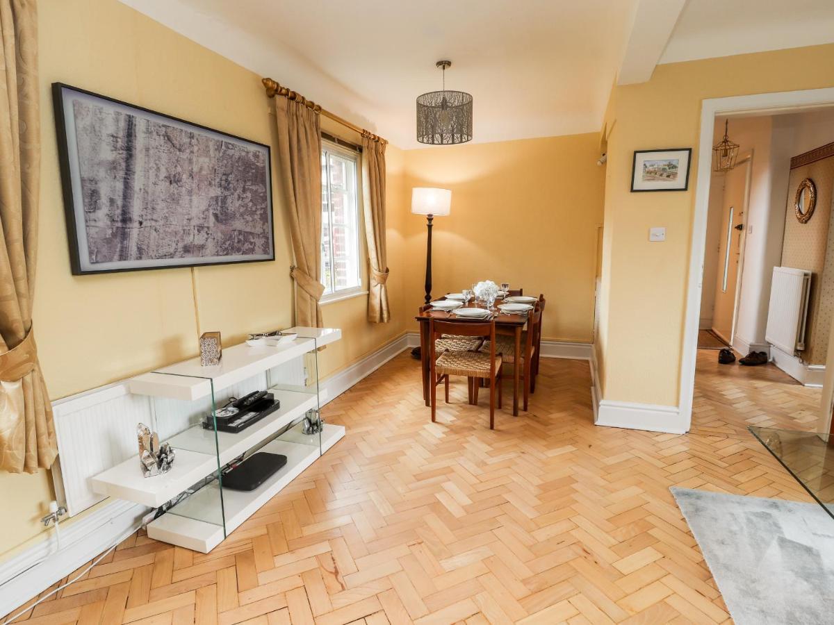 Apartamento Dee Heights Penthouse Chester Exterior foto