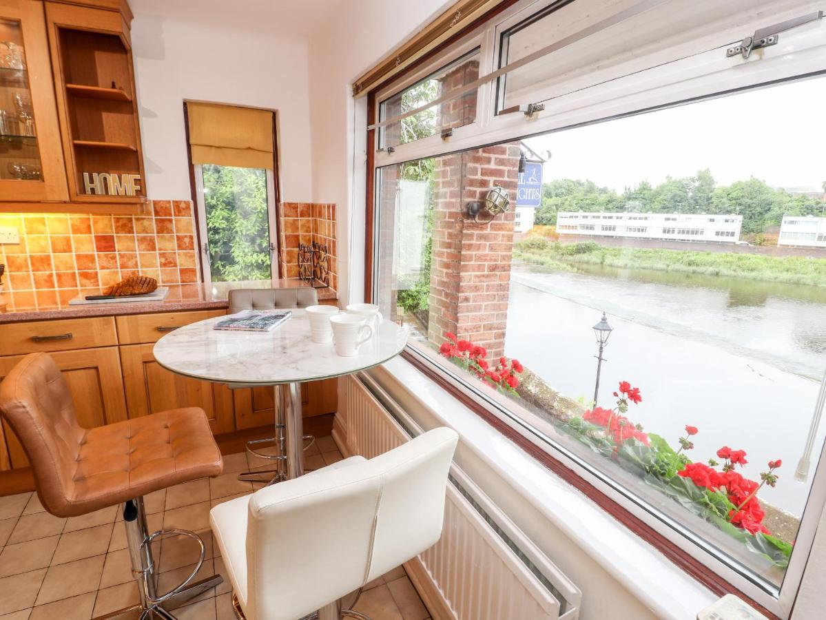Apartamento Dee Heights Penthouse Chester Exterior foto